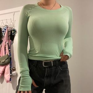 EDIT: SOLD Lululemon long sleeve top